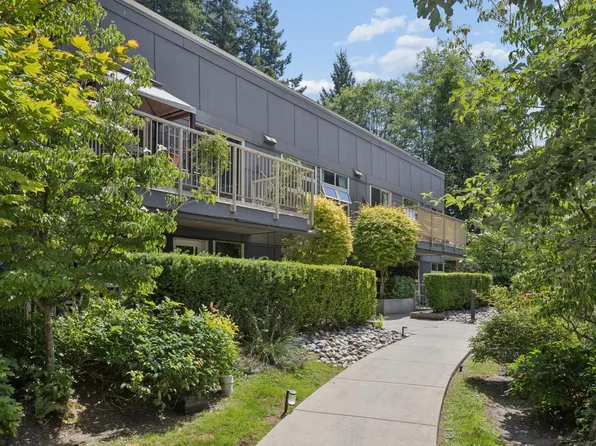 2832 Capilano Rd #102, North Vancouver, BC V7R 4H5