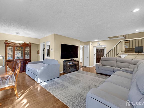 5th image of 5502 Hana Rd