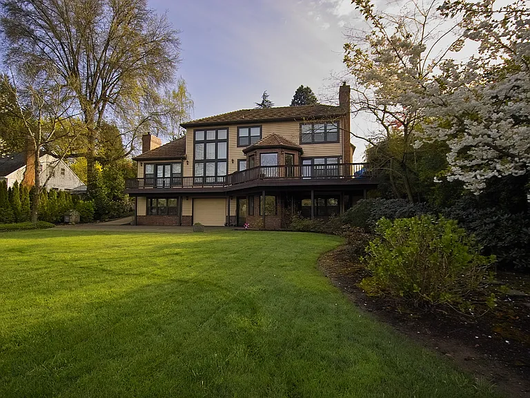 1645 SE Oak Shore Ln #1 — Photo 3