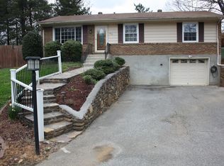 5515 Lamplighter Dr, Roanoke, VA 24019