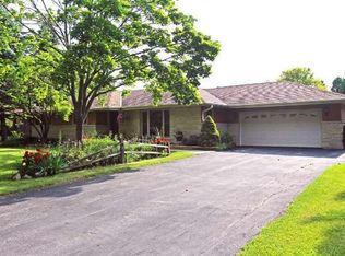 6820 N Ironwood Ln, Glendale, WI 53217