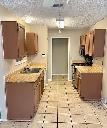 4th image of 12719 Thomas Sumter St