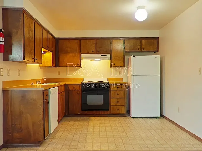 3318 NE Lancaster St #3 — Photo 3