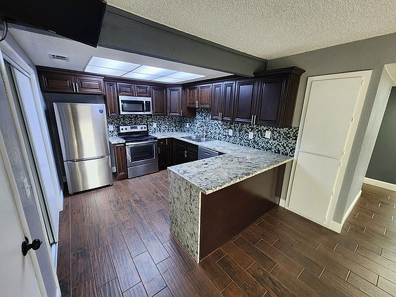 5th image of 1376 Eaglerock Pl
