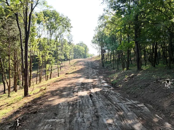 2090 Wild Cherry Dr, Lewisburg, TN 37091