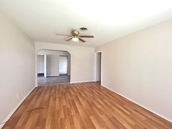 2nd image of 413 E 51st St