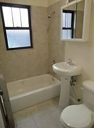 2nd image of 520 W Cornelia Ave APT Gdn