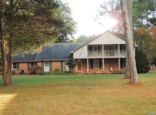 1037 Vestavia Dr SW, Decatur, AL 35603