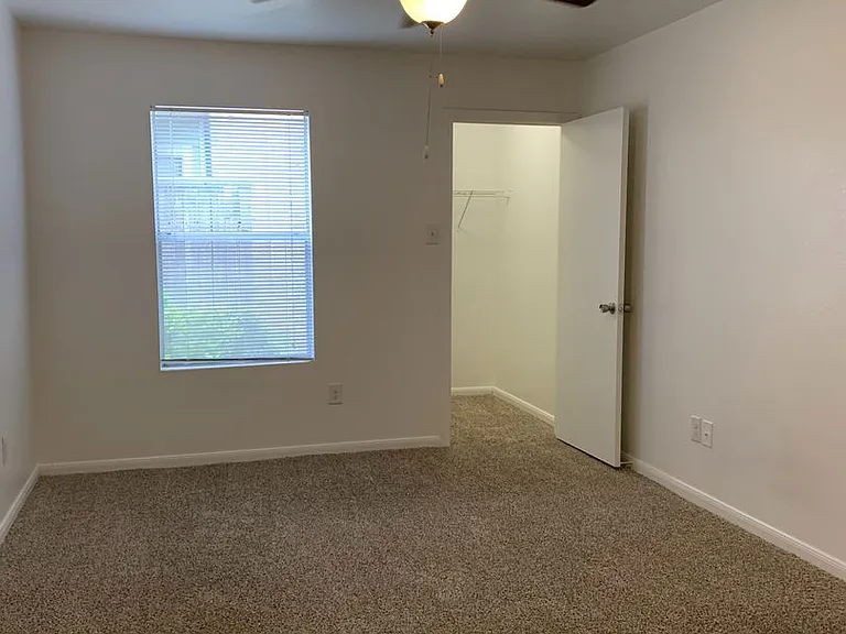 Emerald Cove Apartments — Photo 134