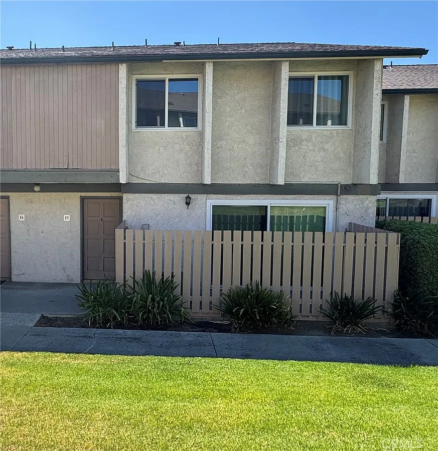 2 bed, 1.5 bath, 1129 sqft, $2,650 — Photo 1