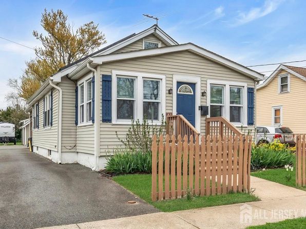 82 Hauser Ave, Hamilton, NJ 08620