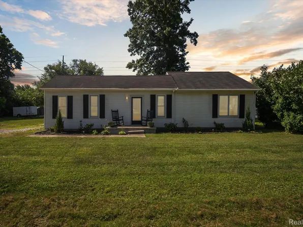 36951 Sibley Rd, New Boston, MI 48164