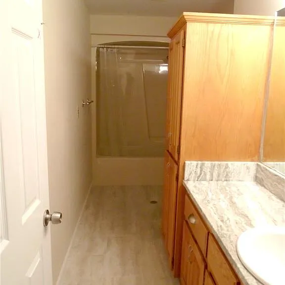 1109 Peachtree Ct — Photo 16