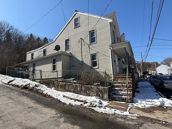 2nd image of 1000 Brock St