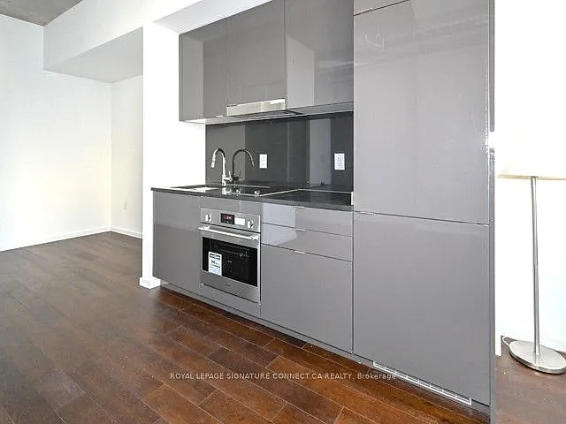 21 Lawren Harris Sq #910 — Photo 3