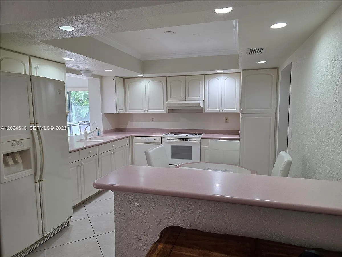 Photo 2 of 20 - 2091 NW 85th Way - Pembroke Pines, FL Building Photo - 2091 NW 85th Way