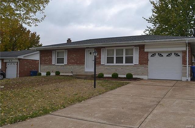1st image of 214 Southampton Dr