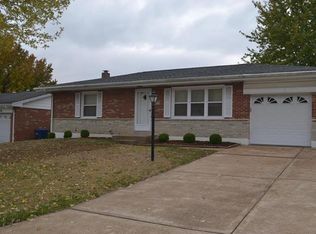 214 Southampton Dr, Saint Louis, MO