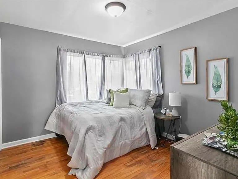 5212 Yakima Ave — Photo 12