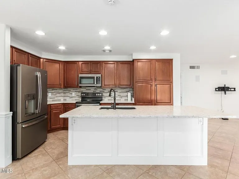 7217 W Crest Ln — Photo 12
