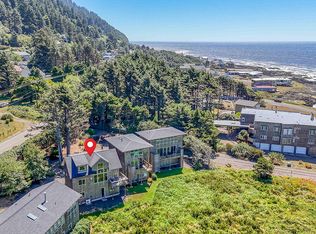 350 Village Ln, Yachats, OR 97498