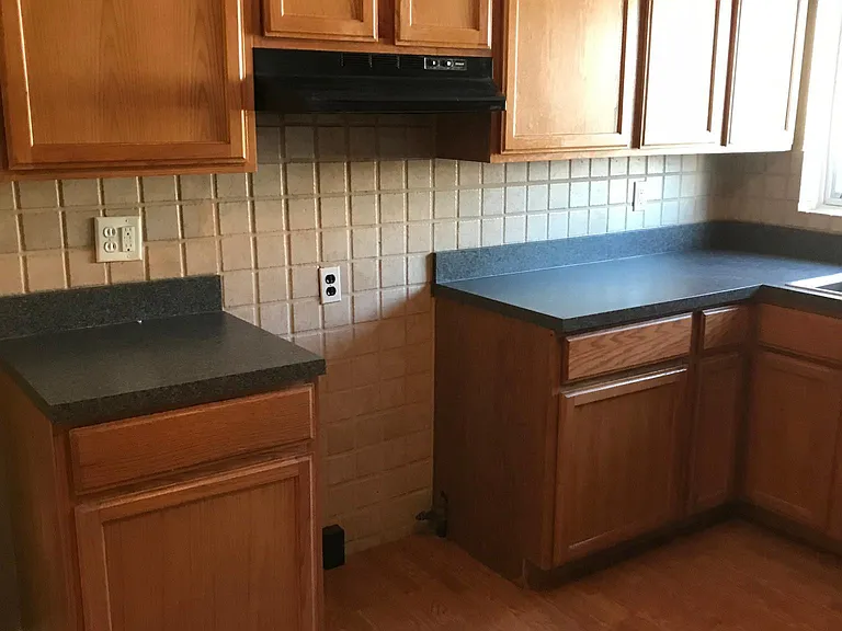 24242 Raven Ave — Photo 2