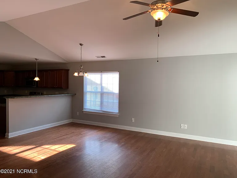 3152 Ruth Ct — Photo 10