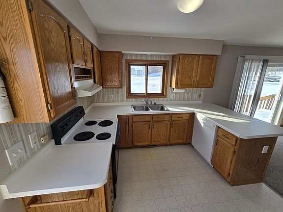 4th image of 4191 N Abbe Rd