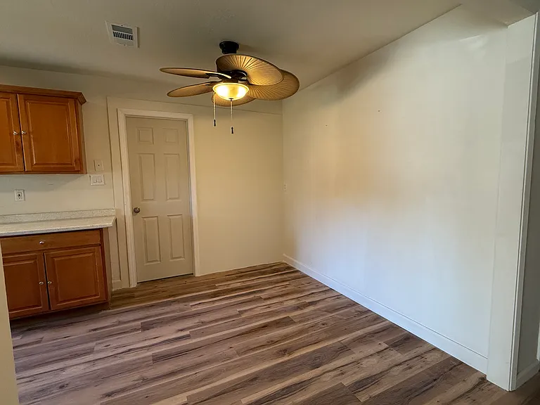 408 Harmony Ln — Photo 4