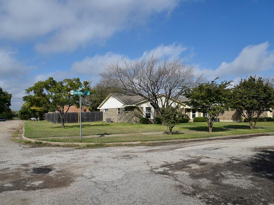 Corner Lot (.27 acre)
