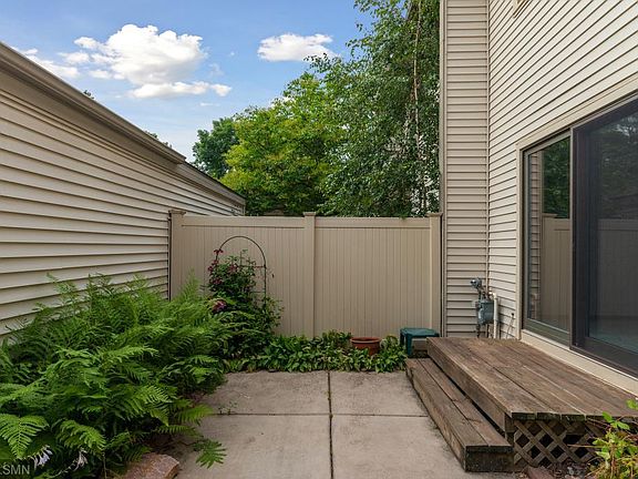 4th image of 5519 E Oberlin Cir NE