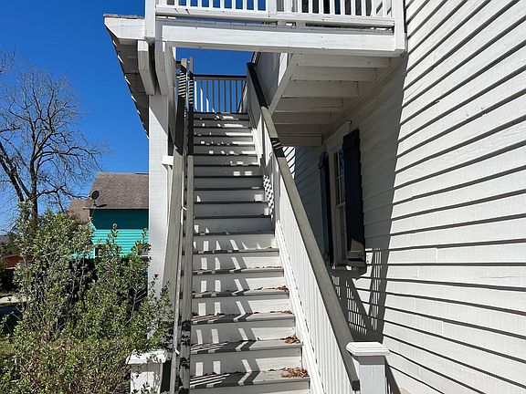 3rd image of 933 Paris Ave Suite B