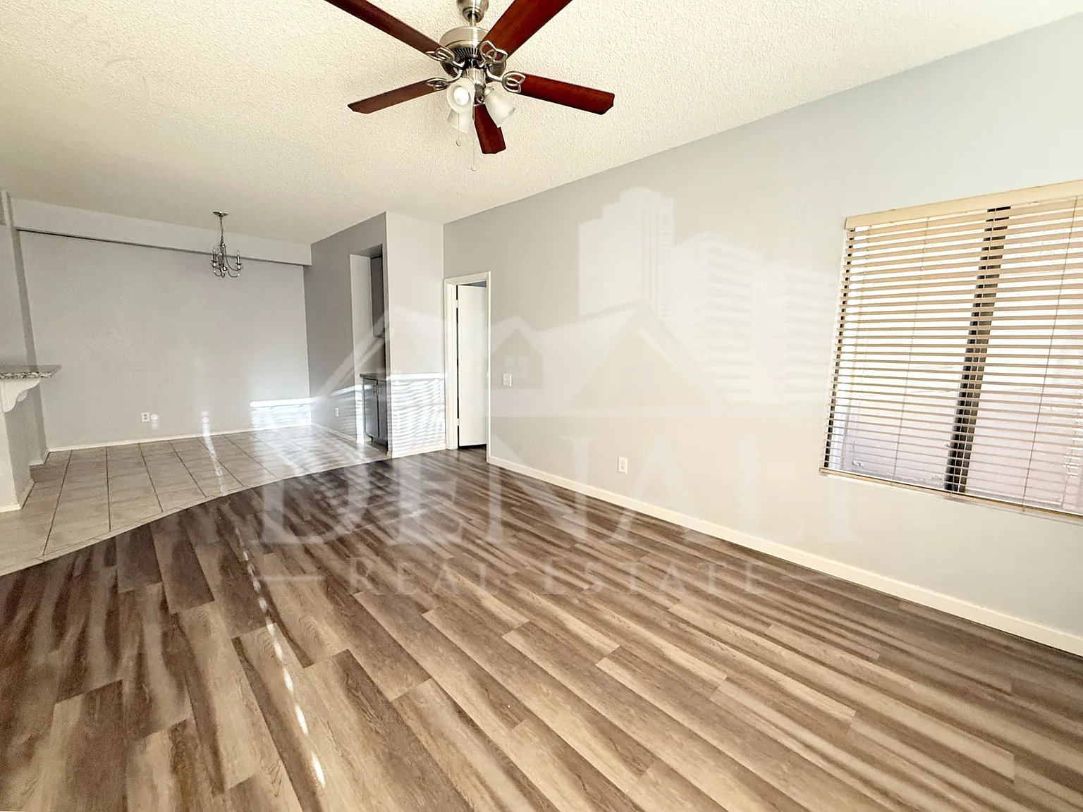 2 bed, 2.0 bath, 999 sqft, $1,395 — Photo 3