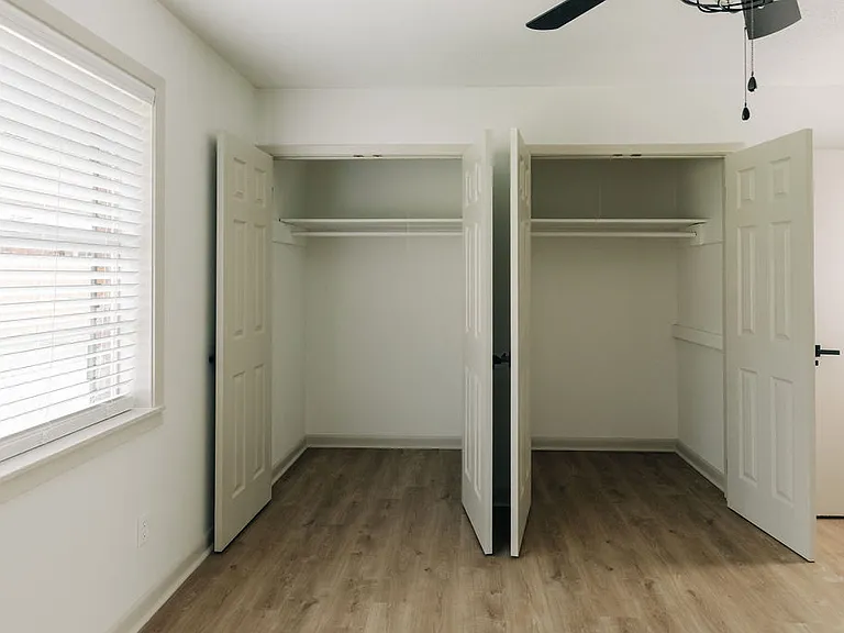 4713 N Bolton Ave — Photo 24