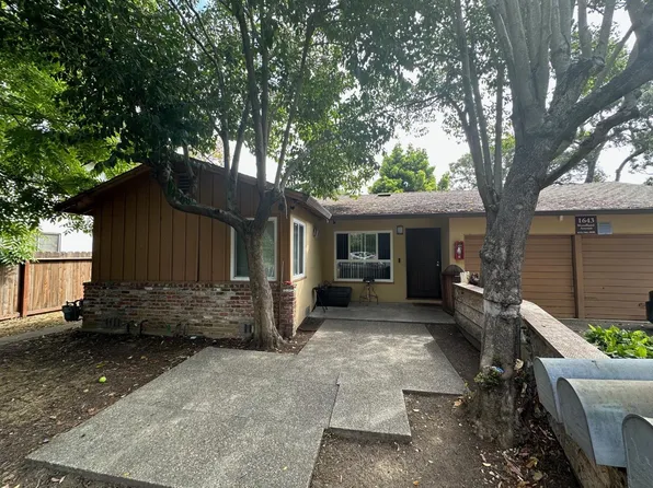 1643 Woodland Ave, East Palo Alto, CA 94303