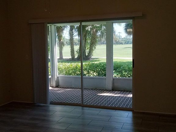 5th image of 137 Grand Oaks Cir