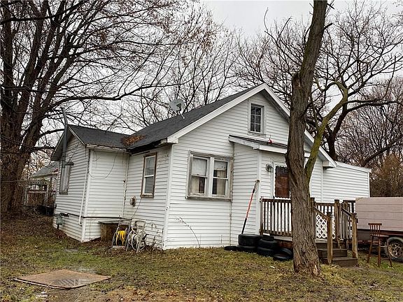 3rd image of 4476 Mayflower Dr