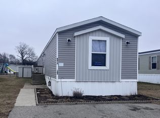 9317 Bermuda Dr #142, Demotte, IN 46310