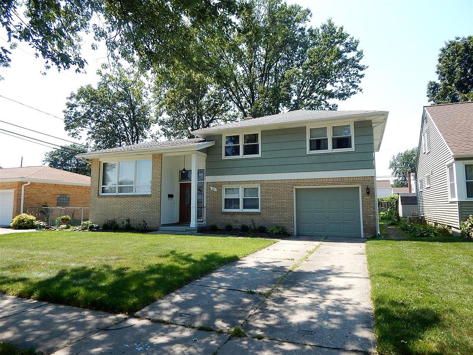 1st image of 74 Nadon Pl