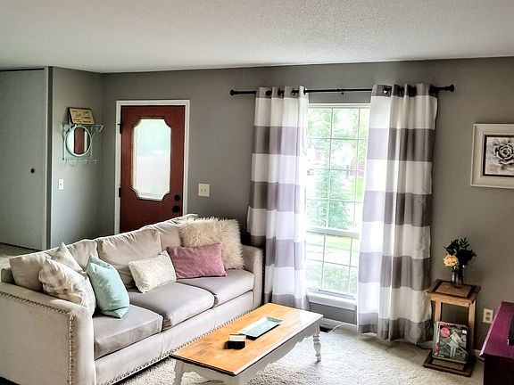 5th image of 3581 Whispering Brook Ct SE