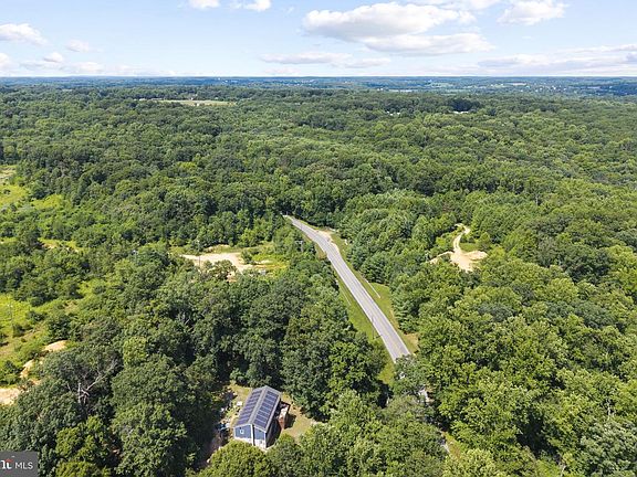 4th image of 421 Principio Rd