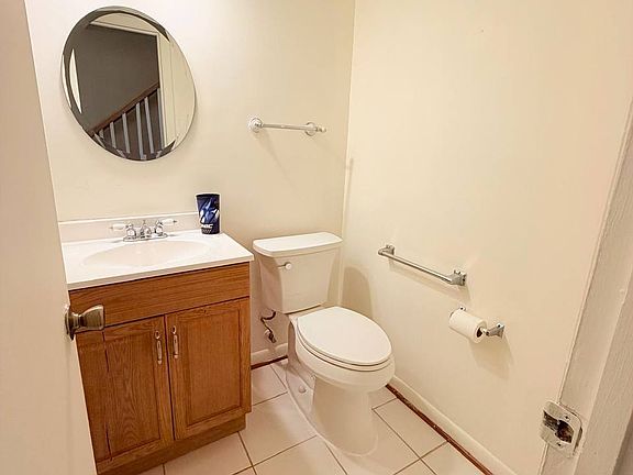 3rd image of 4240 Embassy Dr