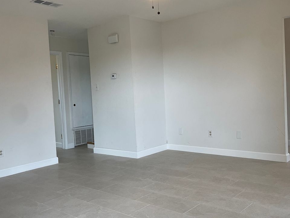 1st image of 709 Quetzal St #4