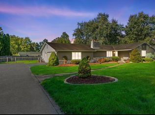 2824 Greenbriar Dr, Fort Wayne, IN 46804