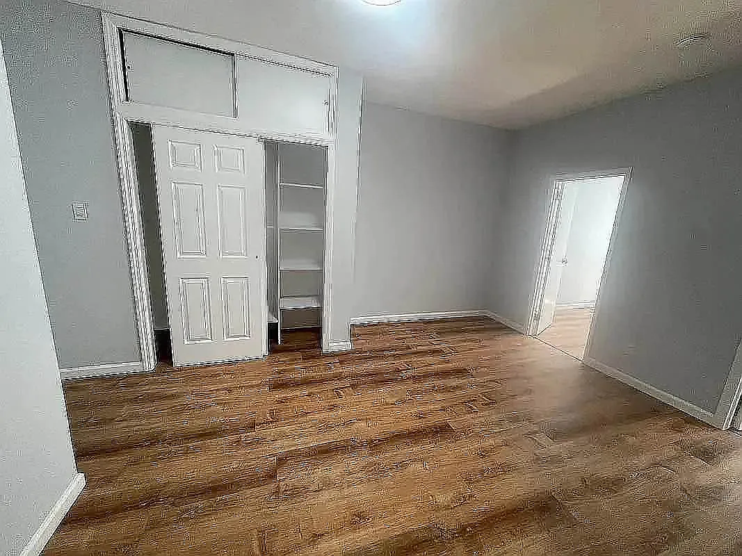 23-61 28th Street — Photo 3