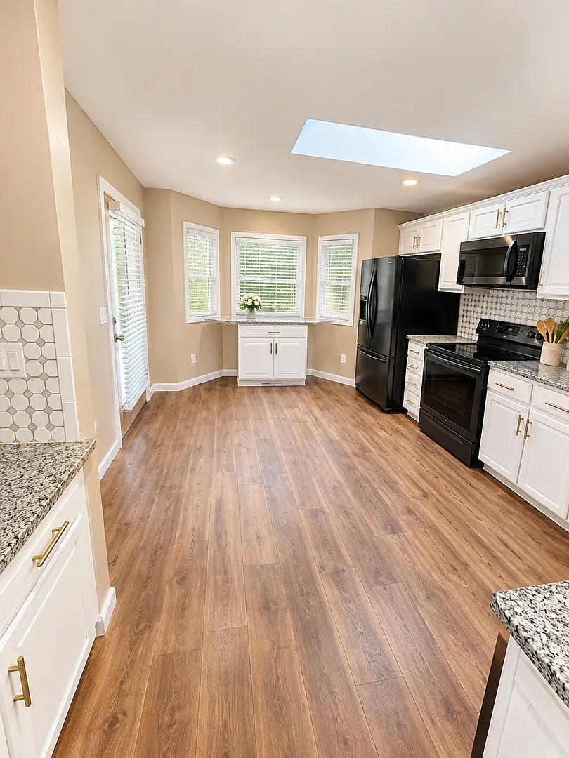 3 bedroom 2 bathroom home near Fairway Golf Course — Photo 3