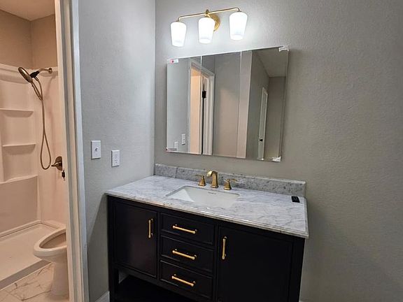 5th image of 5205 Golden Ln APT B