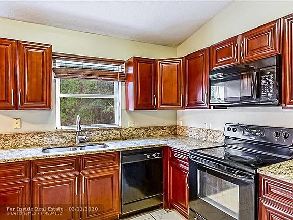 5th image of 1574 SW Nervia Ave