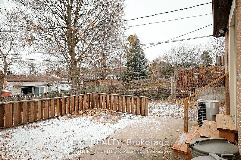 Peterborough House for rent - 5 Bedrooms — photo 38