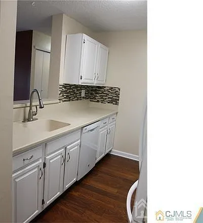 2 bed, 2.0 bath, 932 sqft, $2,300 — Photo 4